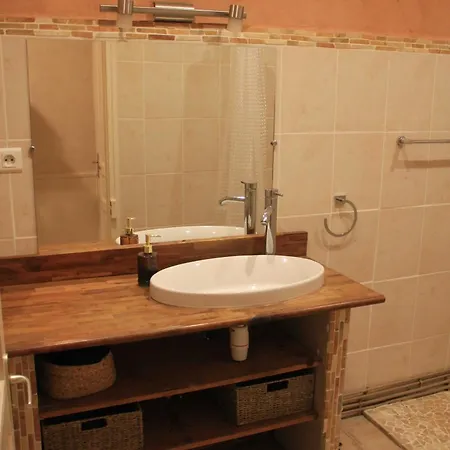 Сasa de vacaciones Grande Maison Art Nouveau Entre & Garrigue, Charme Et Loisirs Au Coeur Du Sud Gabian