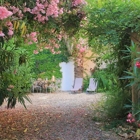 Grande Maison Art Nouveau Entre & Garrigue, Charme Et Loisirs Au Coeur Du Sud