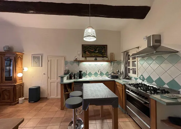 Grande Maison Art Nouveau Entre & Garrigue, Charme Et Loisirs Au Coeur Du Sud