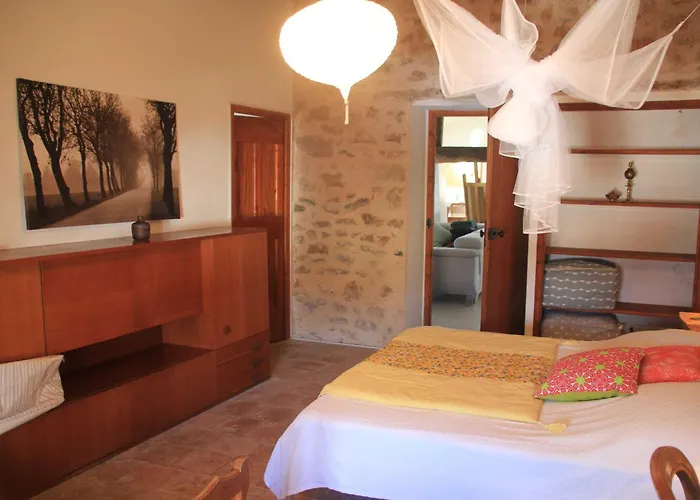 Grande Maison Art Nouveau Entre & Garrigue, Charme Et Loisirs Au Coeur Du Sud *
