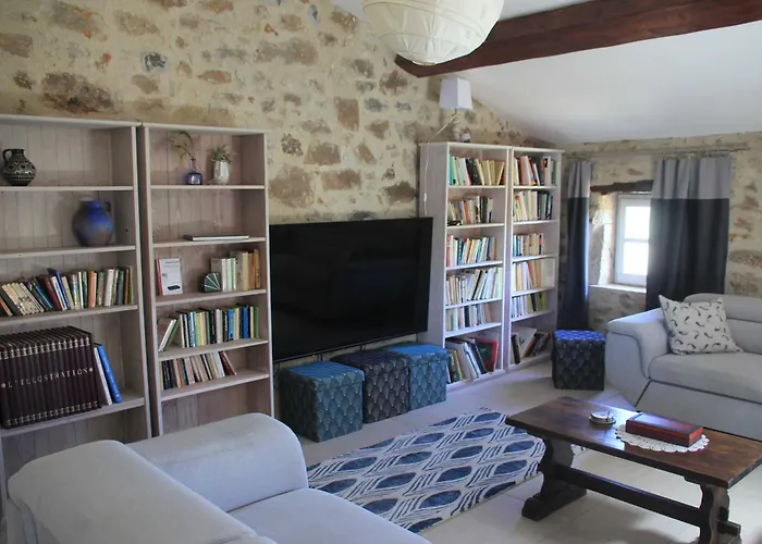 Grande Maison Art Nouveau Entre & Garrigue, Charme Et Loisirs Au Coeur Du Sud * Gabian