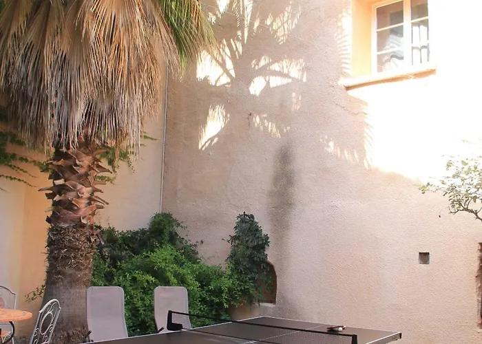Grande Maison Art Nouveau Entre & Garrigue, Charme Et Loisirs Au Coeur Du Sud Gabian